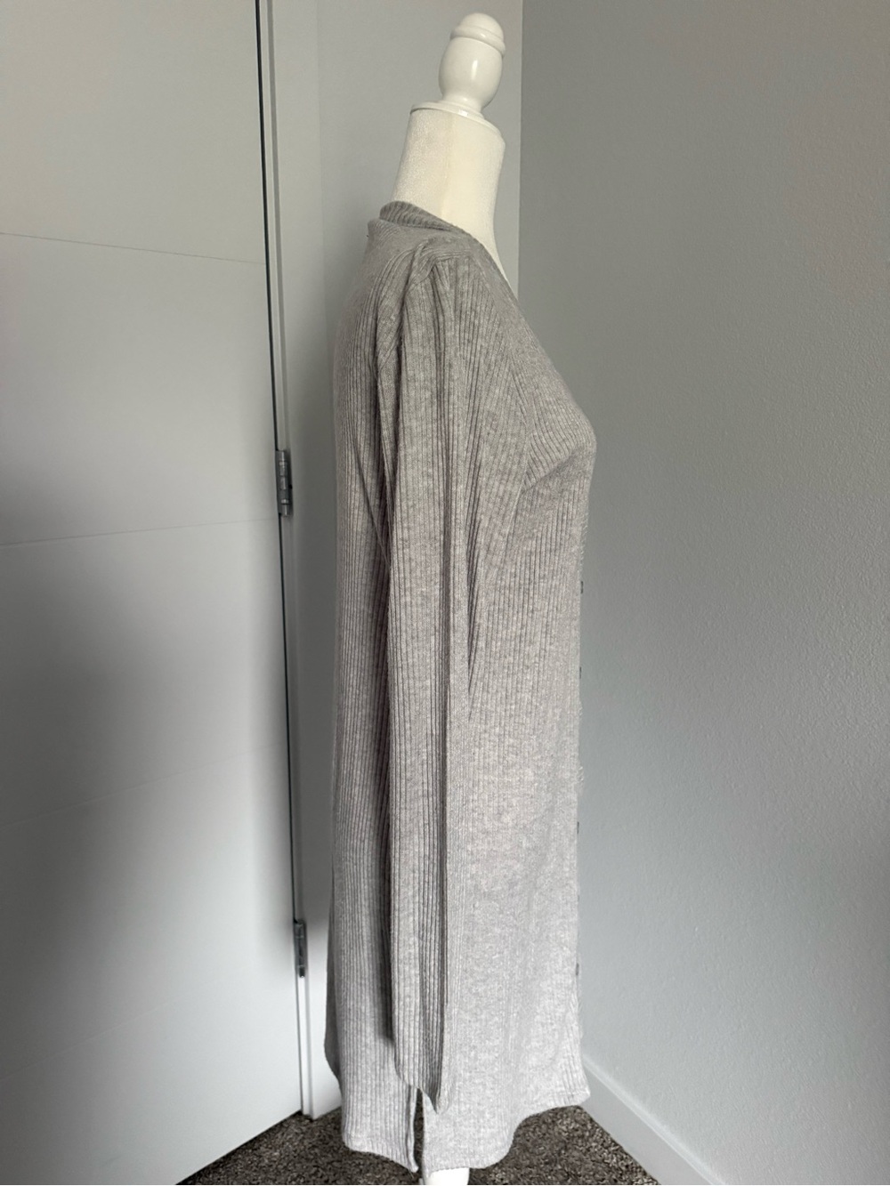 GAIAM Light Gray Ribbed Button-Front Cardigan - Picture 2 of 5